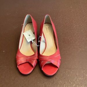 NWT open toed shoes